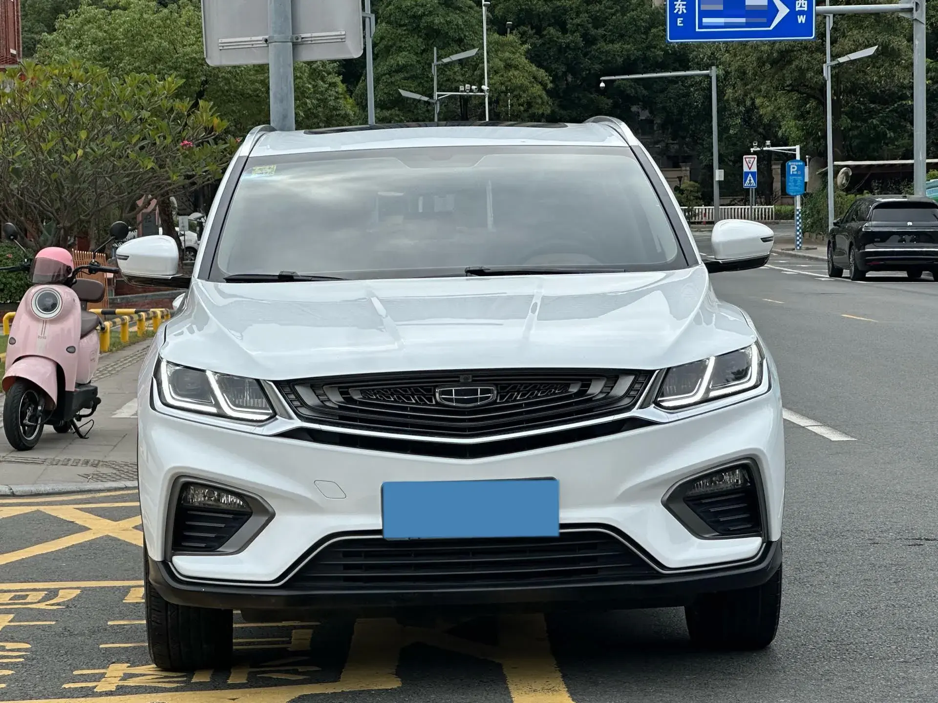 2019 GEELY COOLRAY thumbnail 2
