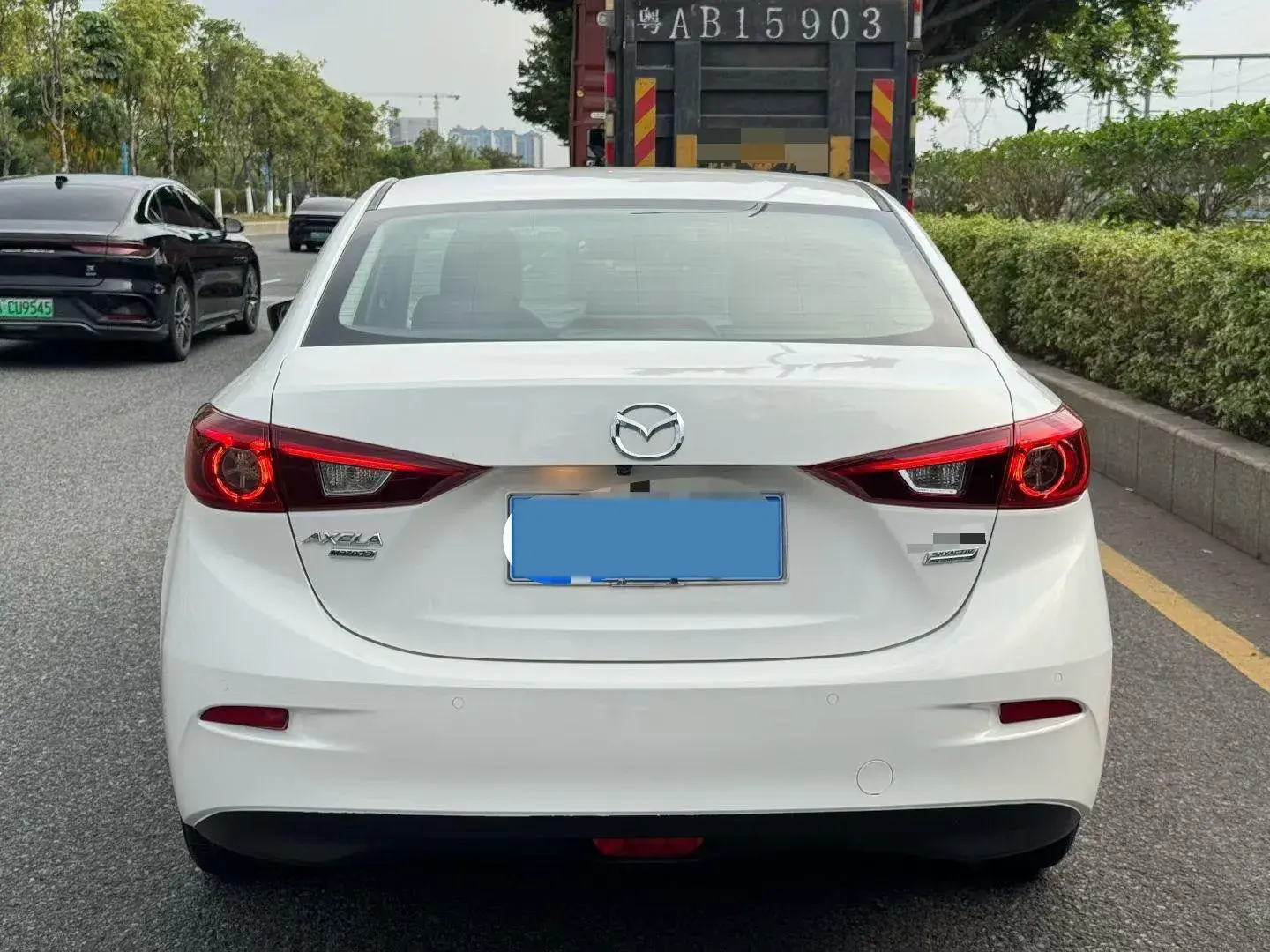 2017 MAZDA 3 thumbnail 4
