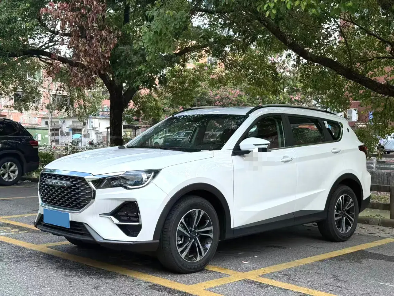 2024 JETOUR X70 view 1