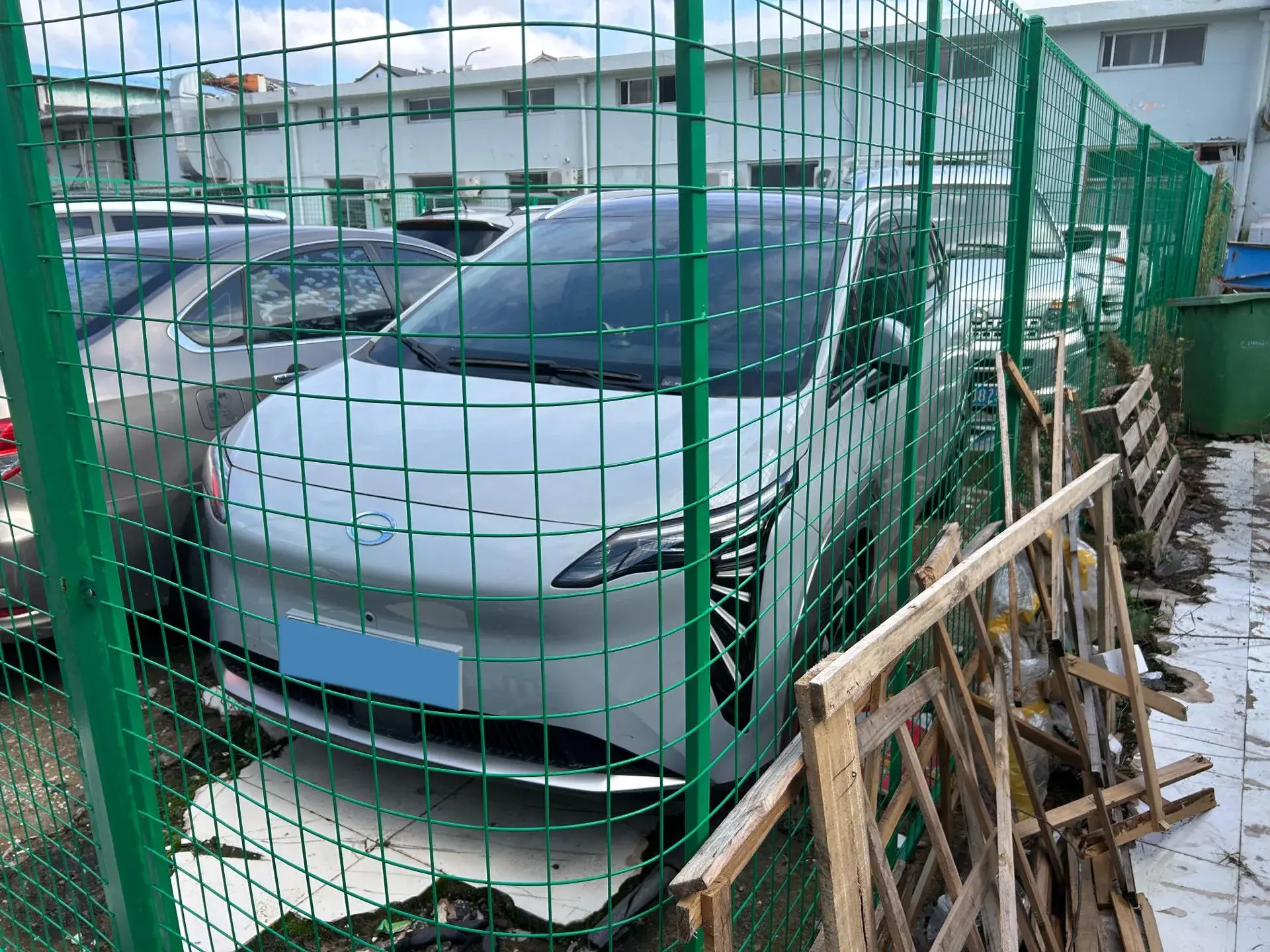 2023 AION Y thumbnail 4