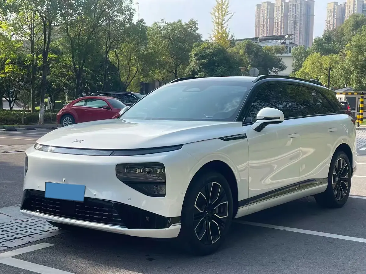 2025 Xpeng G9 BEV 79KWH