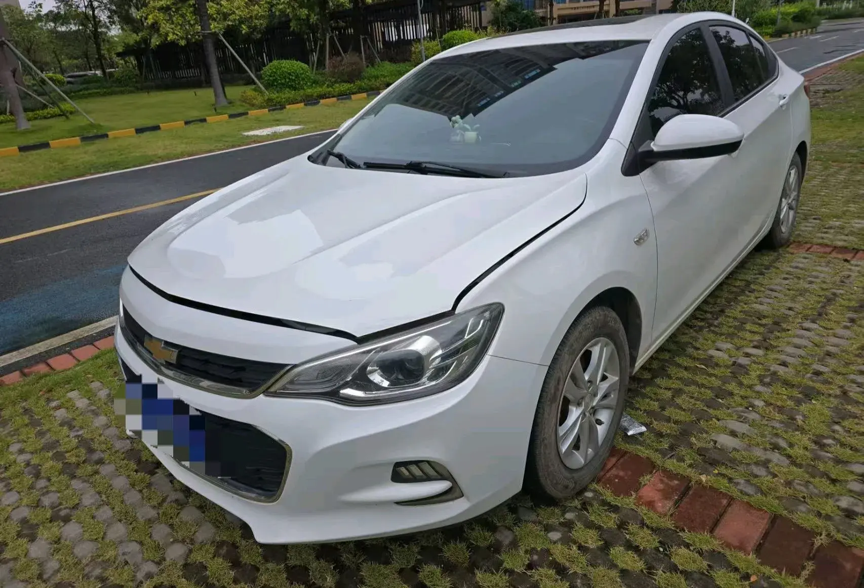 2019 CHEVROLET CAVALIER view 1