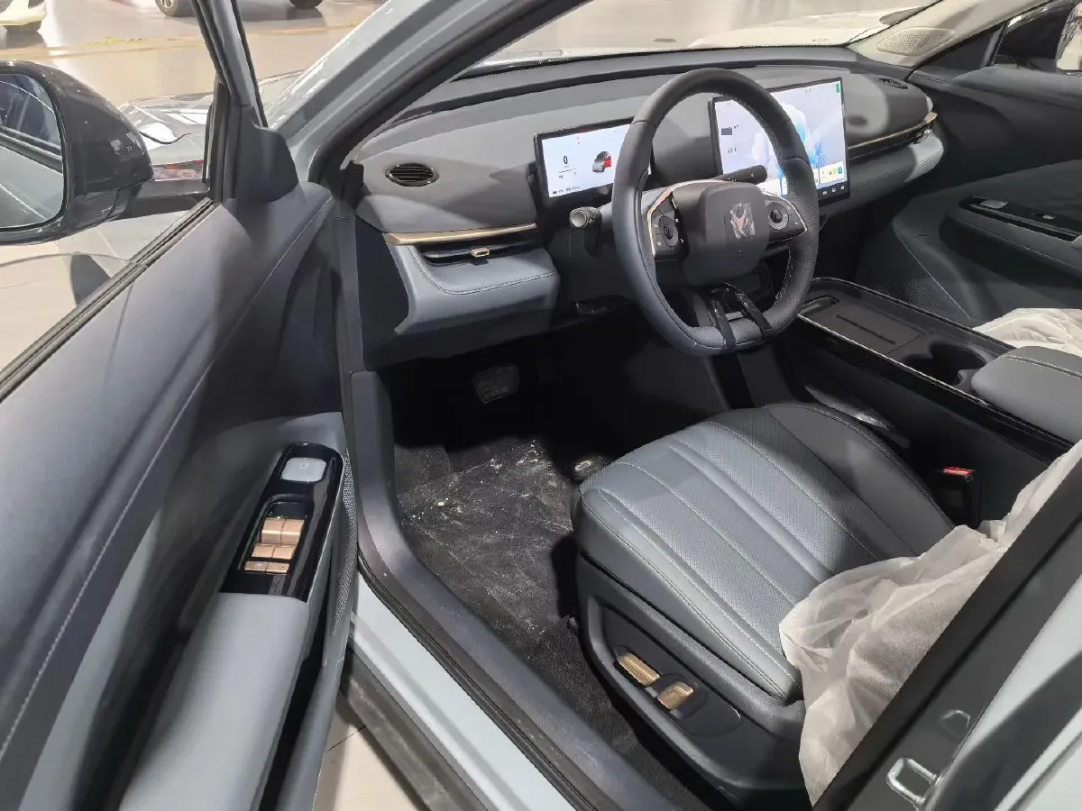 2025 ARCFOX T1 BEV,autocango,china used car exporter,china ev exporter,chinese used car exporter,chinese used ev exporter