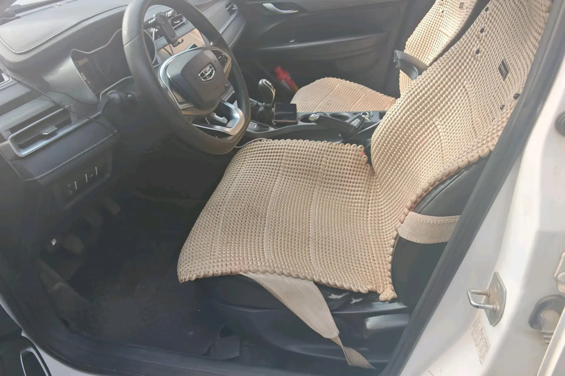 2021 GEELY EMGRAND thumbnail 3