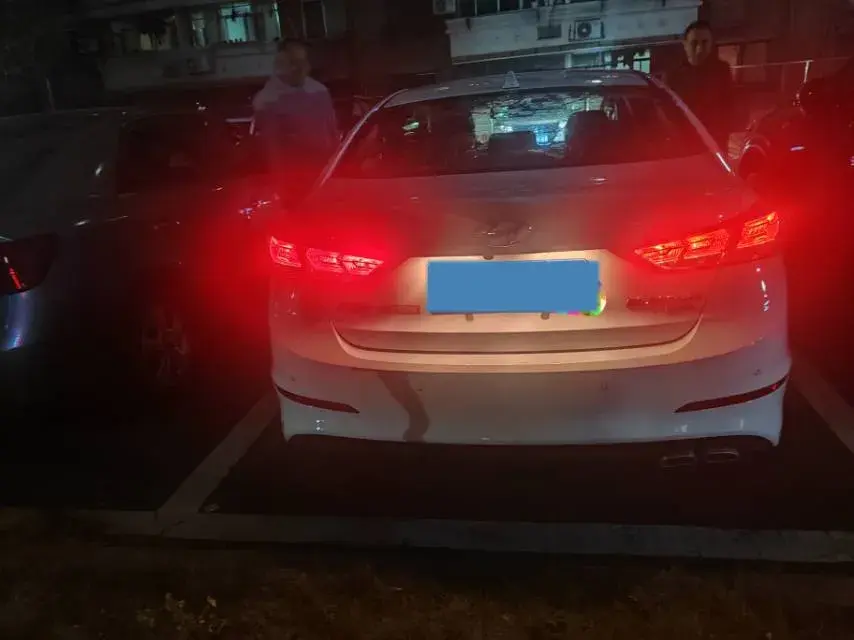 2020 HYUNDAI ELANTRA thumbnail 3