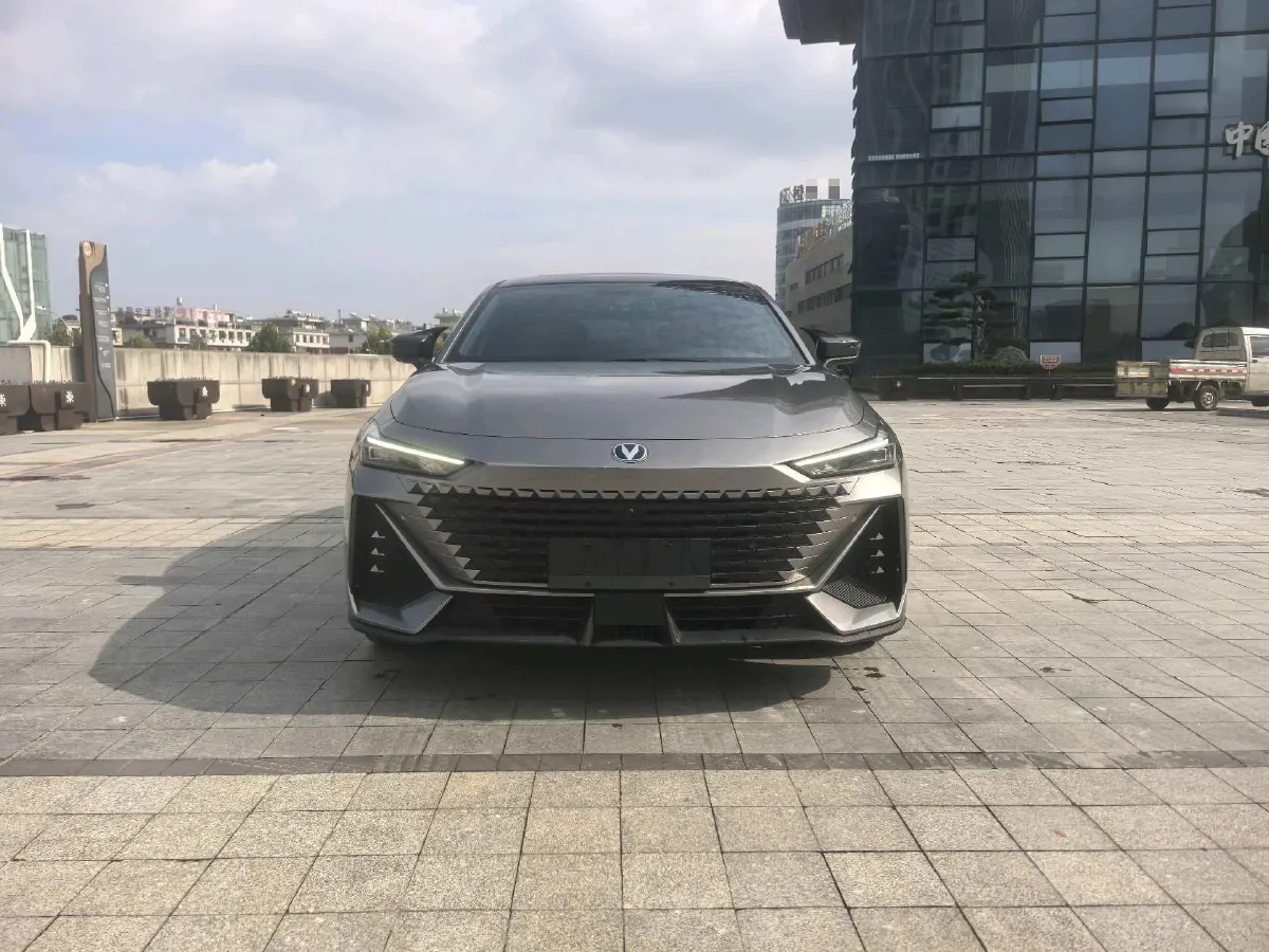 2023 ChangAn UNI-V iDD 1.5T 170HP L4 6TCT PHEV 18.4KWH,autocango,china used car exporter,china ev exporter,chinese used car exporter,chinese used ev exporter