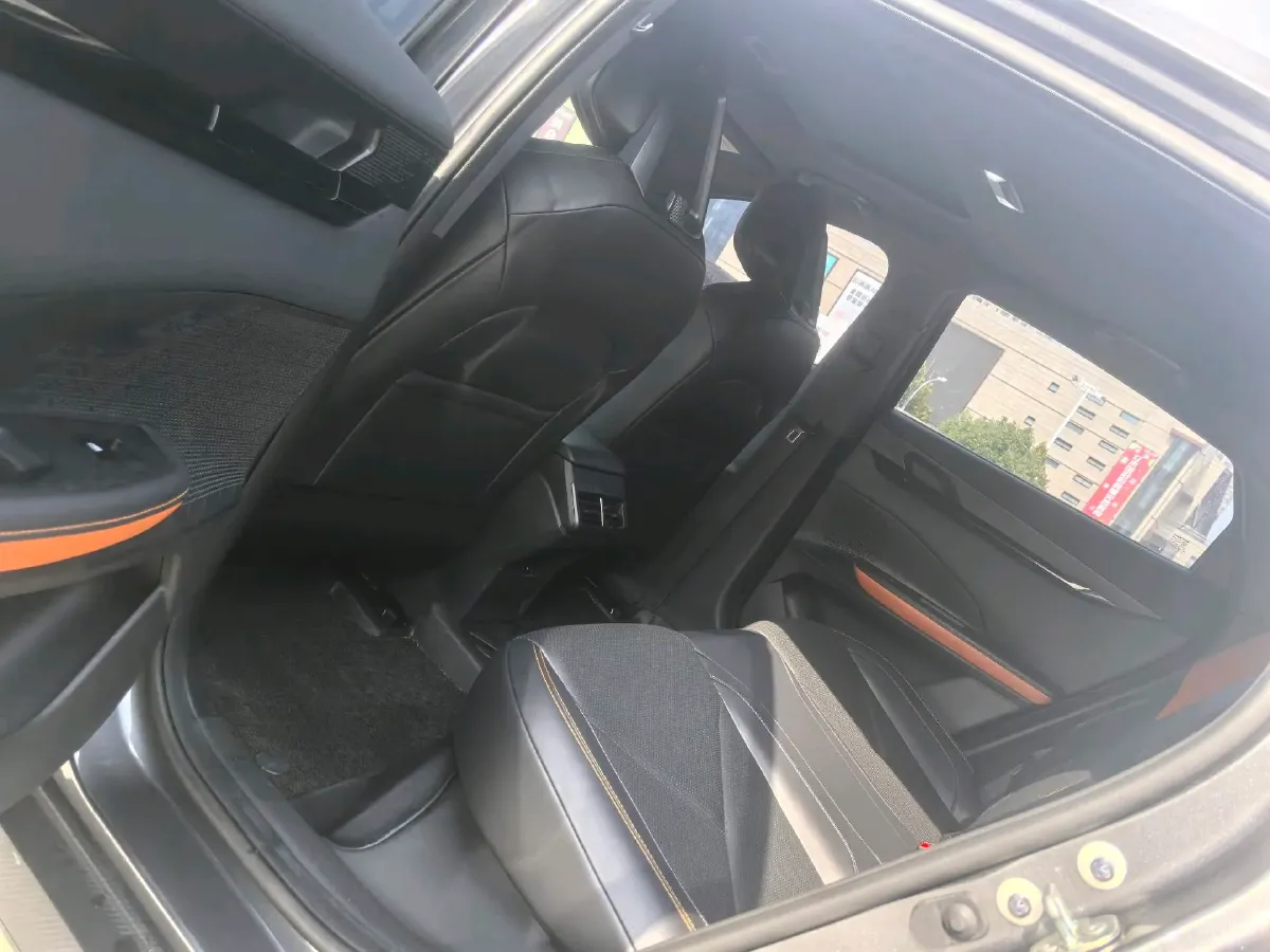 2023 ChangAn UNI-V iDD 1.5T 170HP L4 6TCT PHEV 18.4KWH,autocango,china used car exporter,china ev exporter,chinese used car exporter,chinese used ev exporter