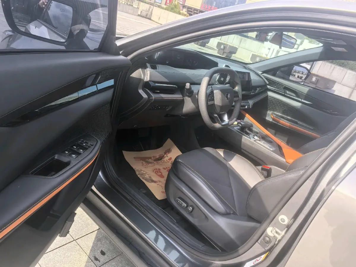 2023 ChangAn UNI-V iDD 1.5T 170HP L4 6TCT PHEV 18.4KWH,autocango,china used car exporter,china ev exporter,chinese used car exporter,chinese used ev exporter