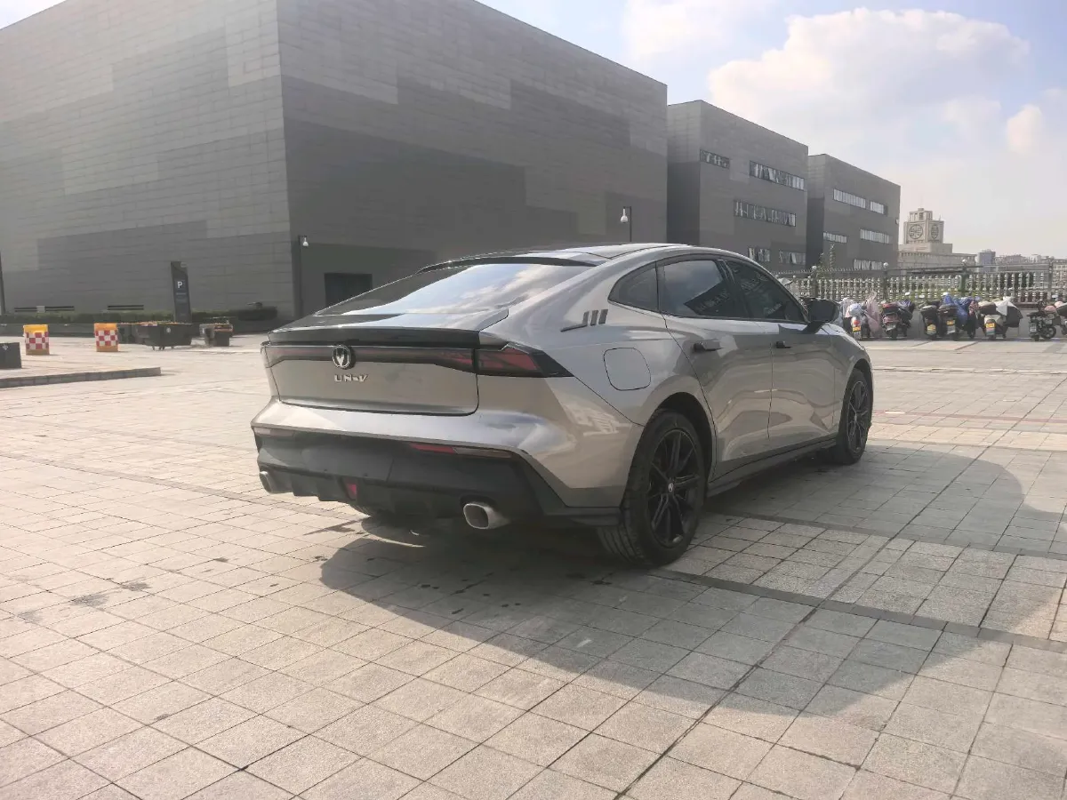 2023 ChangAn UNI-V iDD 1.5T 170HP L4 6TCT PHEV 18.4KWH,autocango,china used car exporter,china ev exporter,chinese used car exporter,chinese used ev exporter