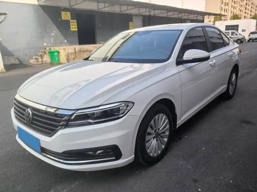 2021 VOLKSWAGEN LAVIDA view 1