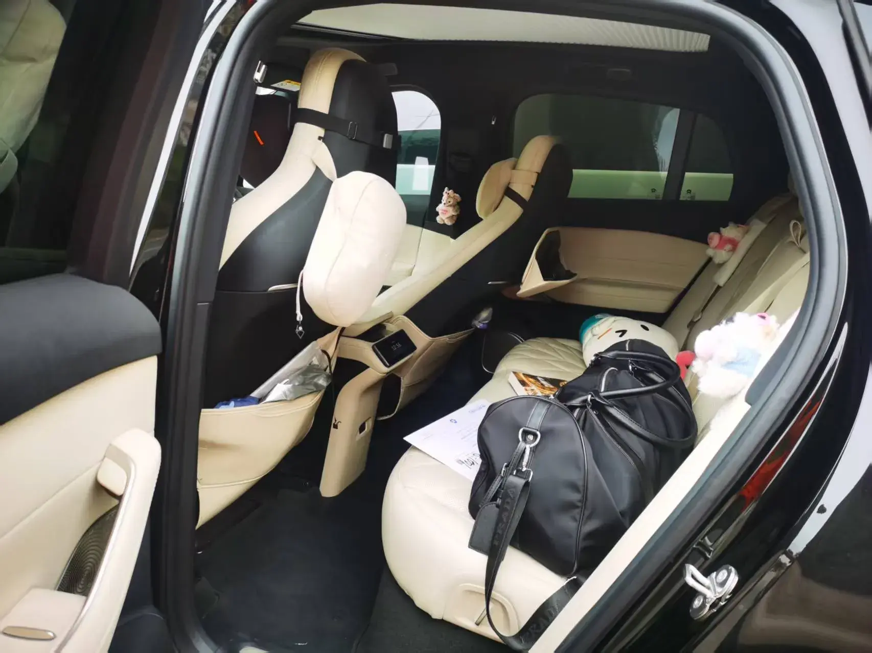 2025 NIO ES6 thumbnail 3