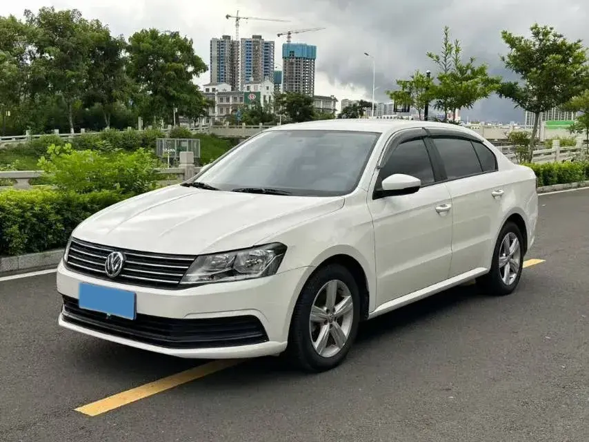 2018 VOLKSWAGEN LAVIDA view 1