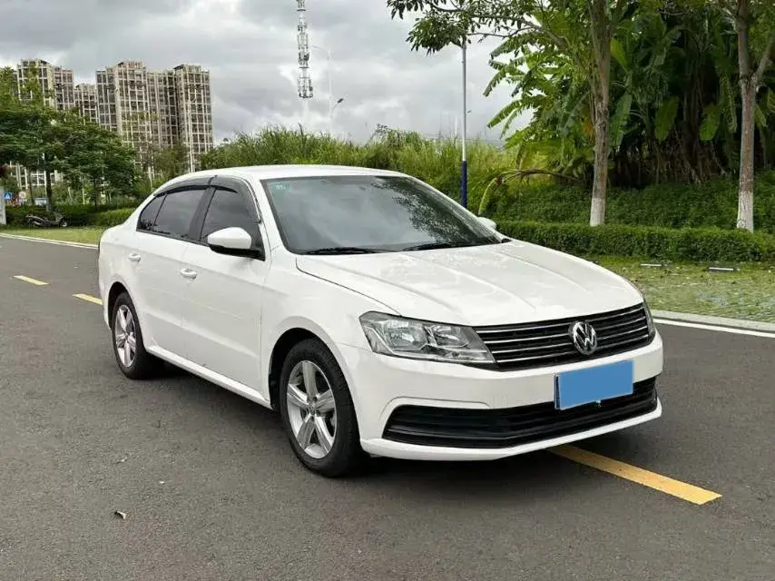 2018 VOLKSWAGEN LAVIDA thumbnail 4