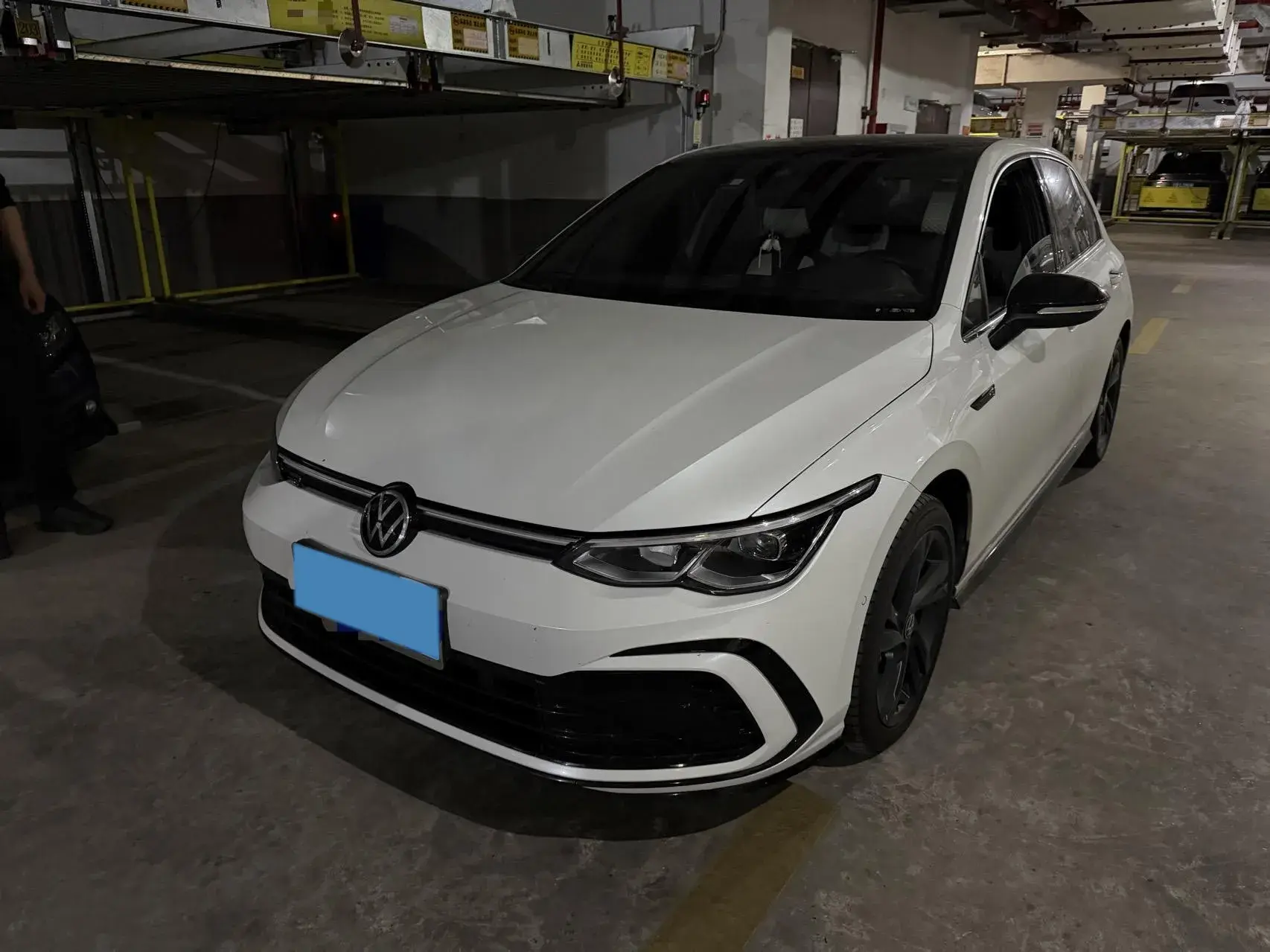2021 VOLKSWAGEN GOLF view 1