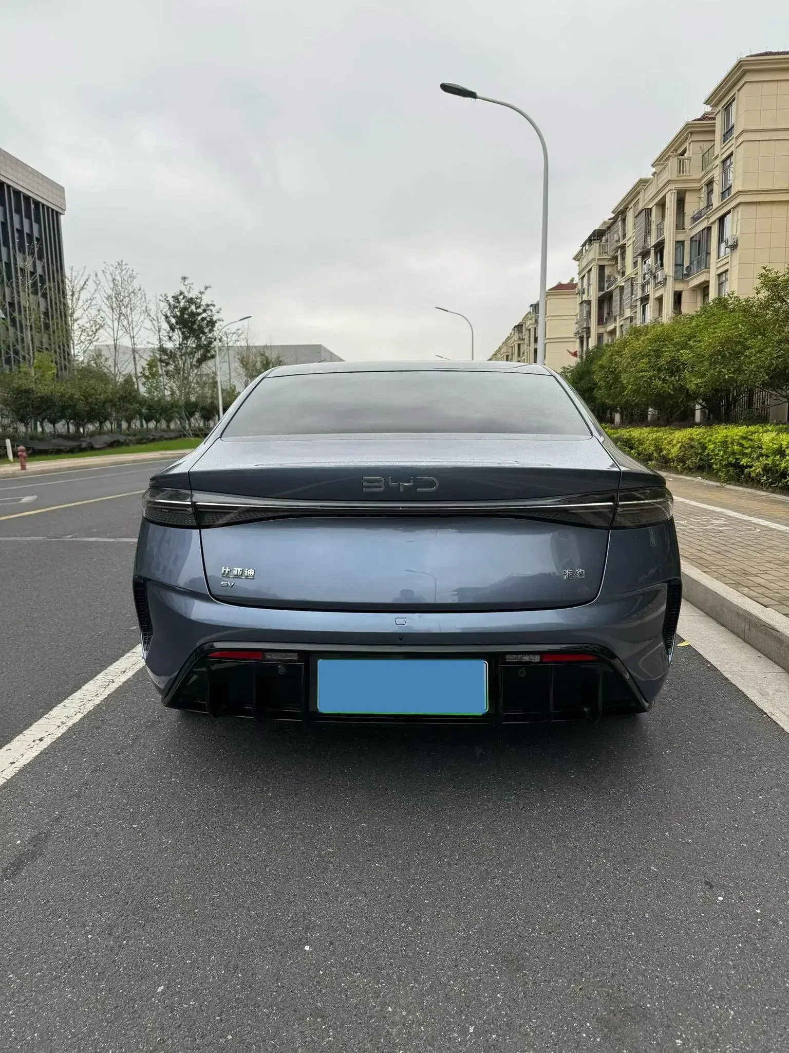 2025 BYD SEAL thumbnail 4