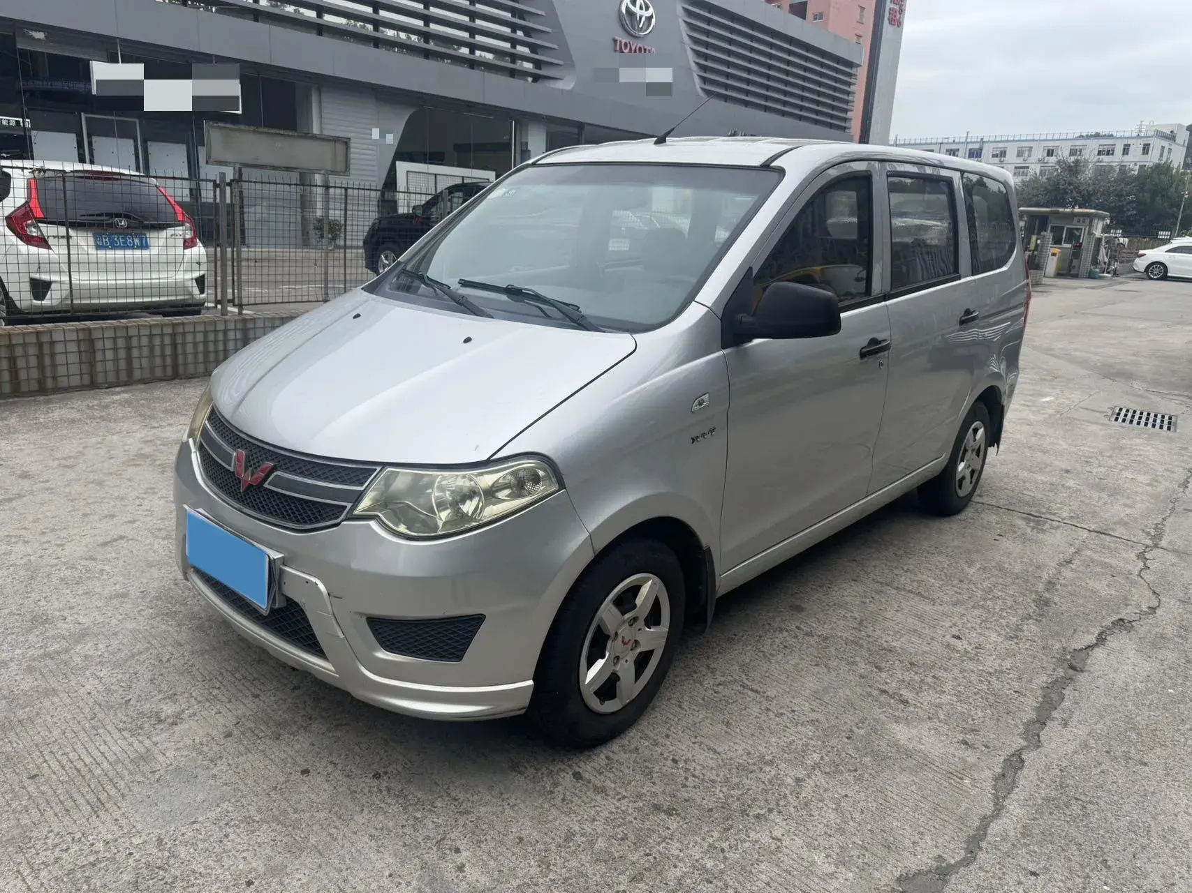 2015 WULING HONGGUANG view 1