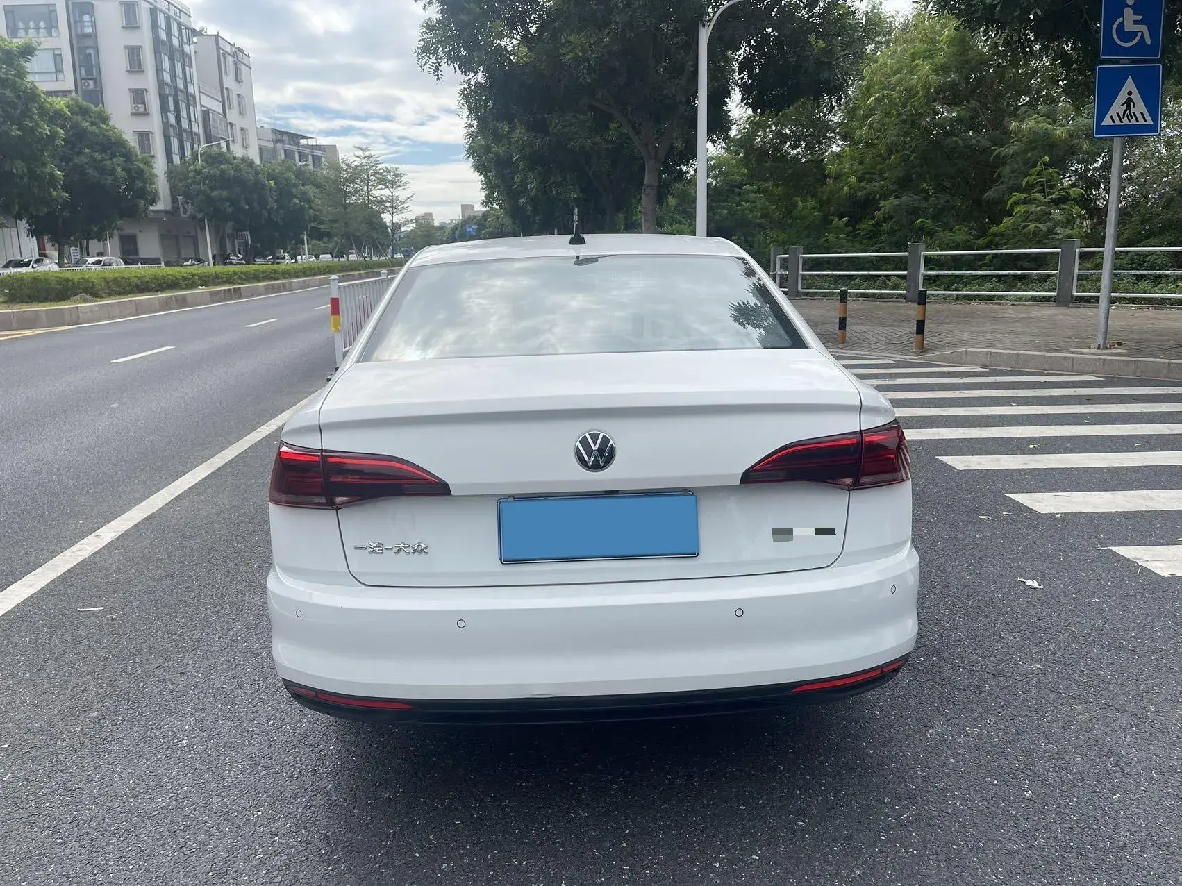 2021 VOLKSWAGEN BORA thumbnail 4