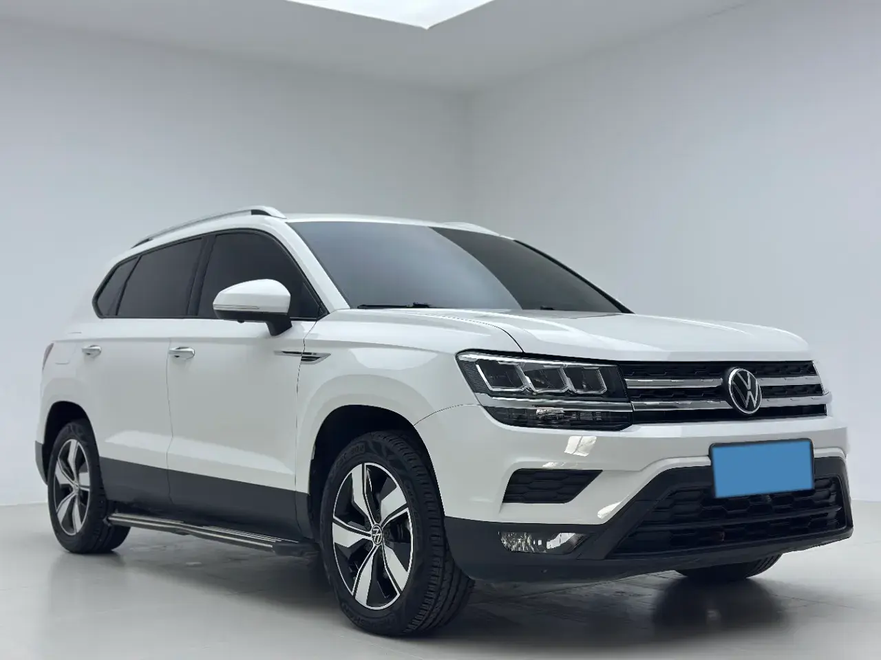 2021 VOLKSWAGEN THARU thumbnail 3