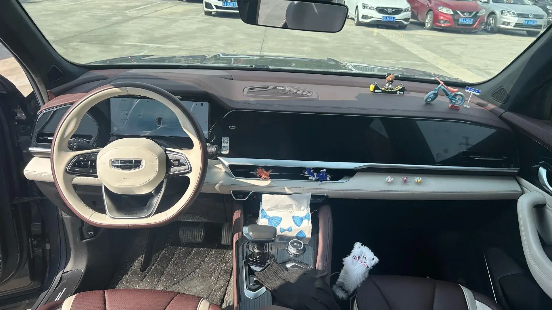 2024 GEELY MONJARO thumbnail 3