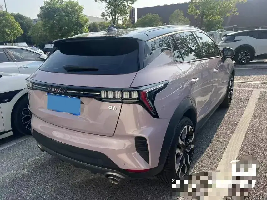 2023 LYNK&CO 06 thumbnail 2