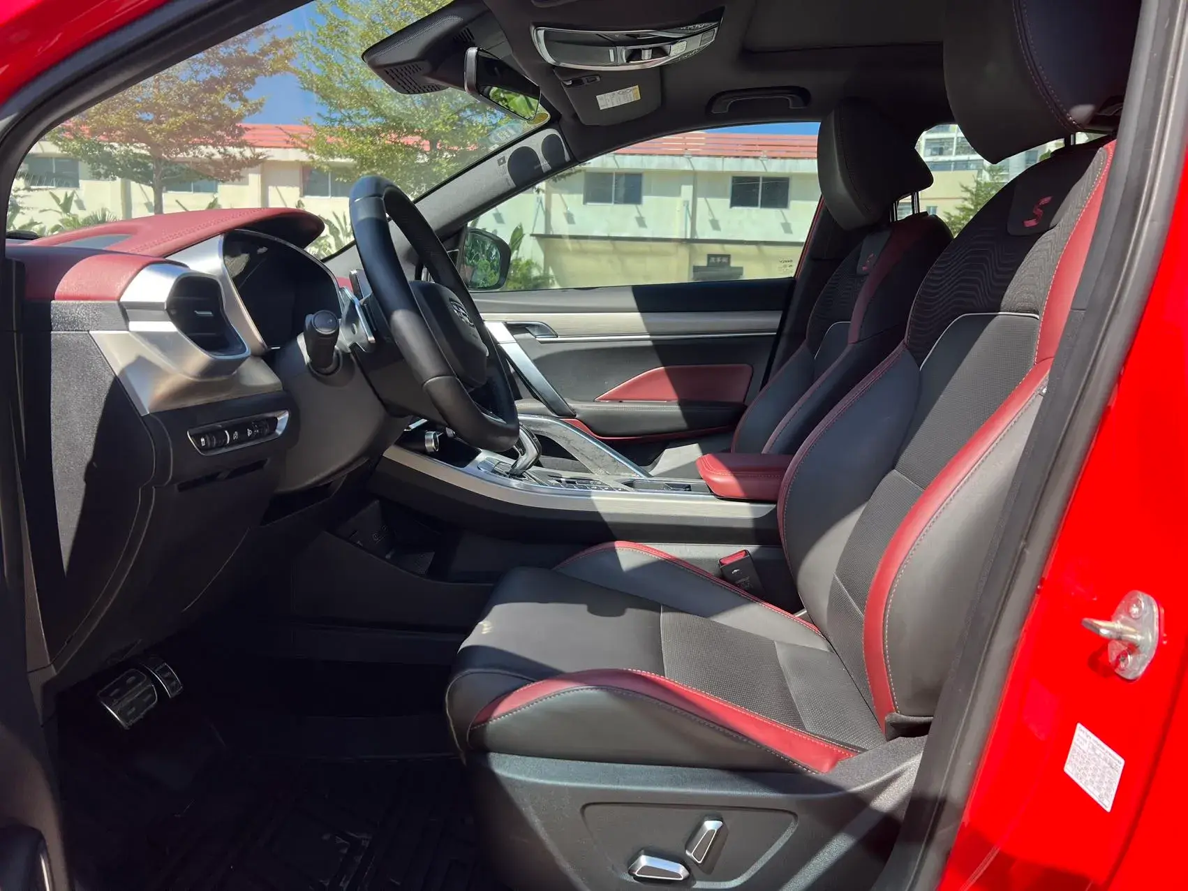 2019 GEELY COOLRAY thumbnail 4