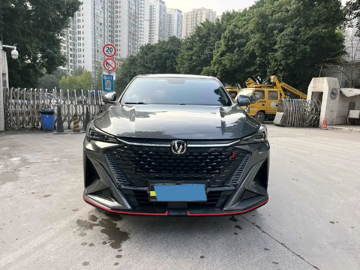 2024 ChangAn X5 PLUS 1.5T 188HP L4 7DCT,autocango,china used car exporter,china ev exporter,chinese used car exporter,chinese used ev exporter
