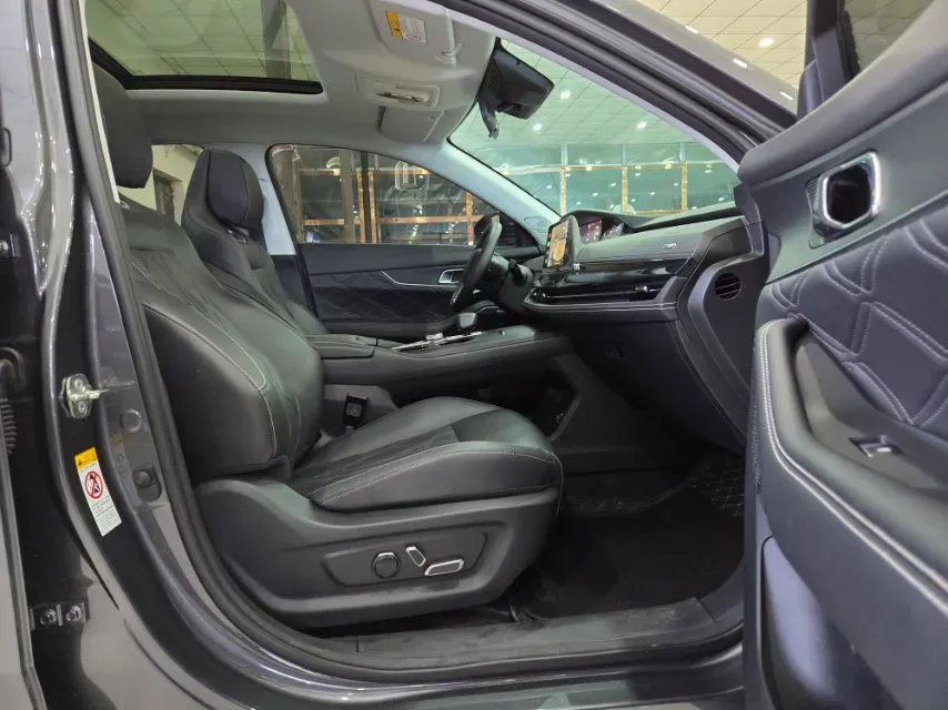 2024 ChangAn UNI-K 2.0T 233HP L4 8AT,autocango,china used car exporter,china ev exporter,chinese used car exporter,chinese used ev exporter