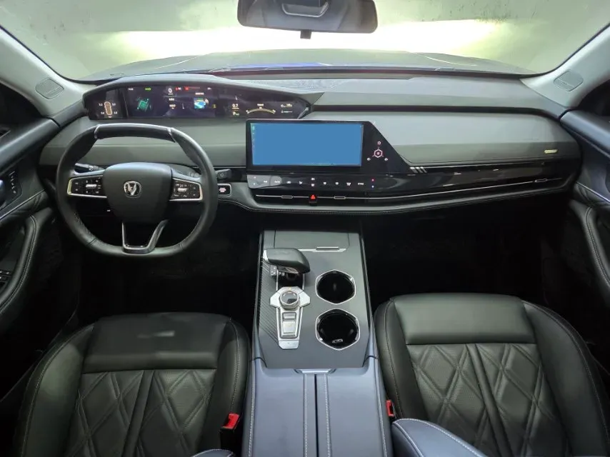 2024 ChangAn UNI-K 2.0T 233HP L4 8AT,autocango,china used car exporter,china ev exporter,chinese used car exporter,chinese used ev exporter