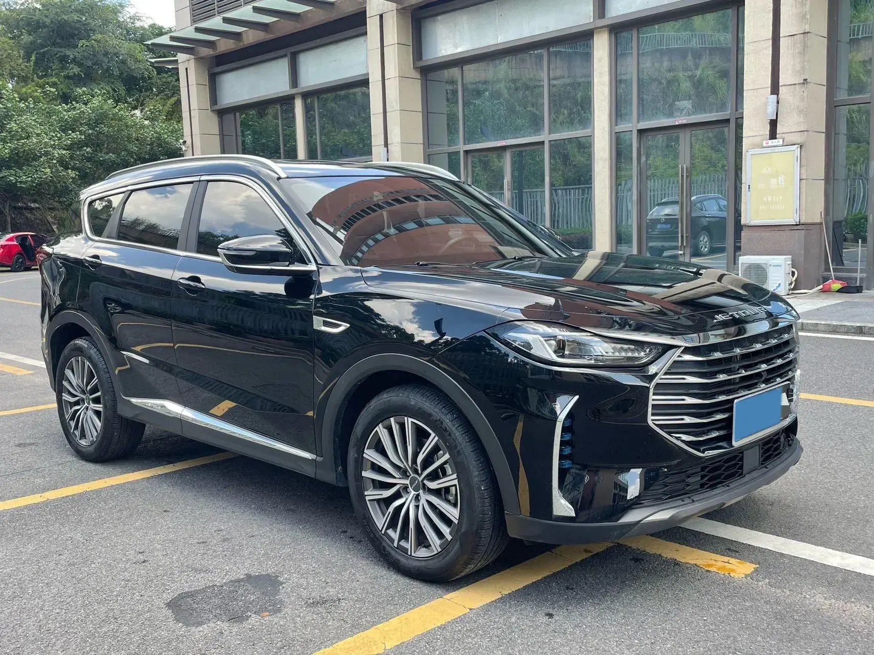 2023 JETOUR X70 thumbnail 3