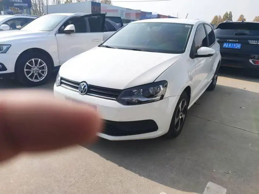 2018 VOLKSWAGEN POLO view 1