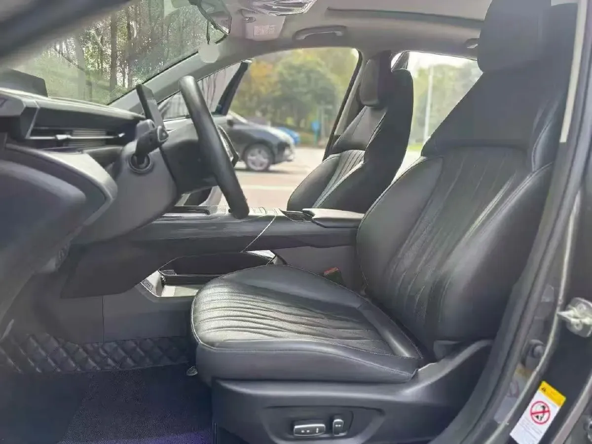 2023 ChangAn Lamore 1.5T 170HP L4 7DCT,autocango,china used car exporter,china ev exporter,chinese used car exporter,chinese used ev exporter