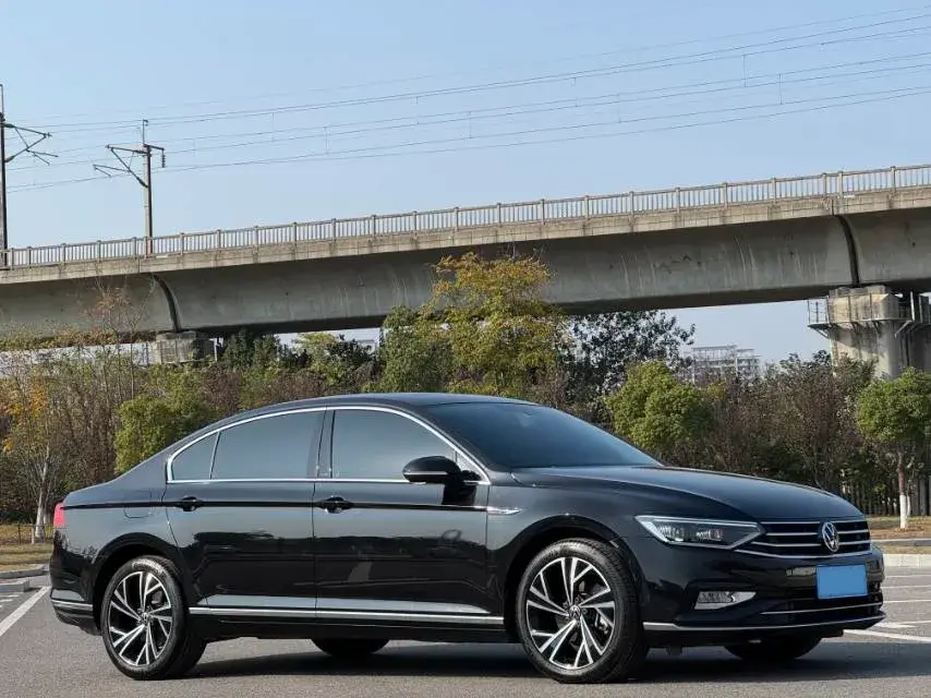 2021 VOLKSWAGEN MAGOTAN thumbnail 2