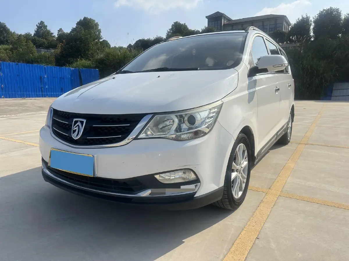 2016 BaoJun 730 1.5T 150HP L4 6MT