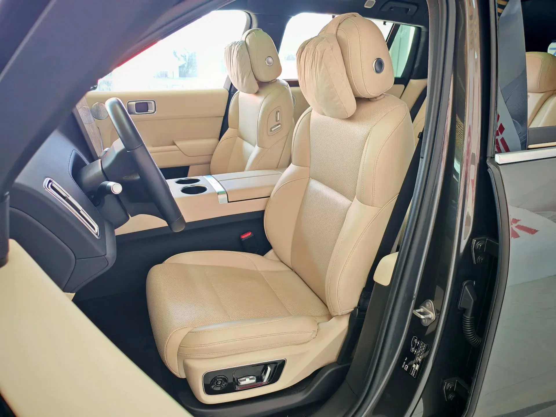 2023 LI L7 thumbnail 3