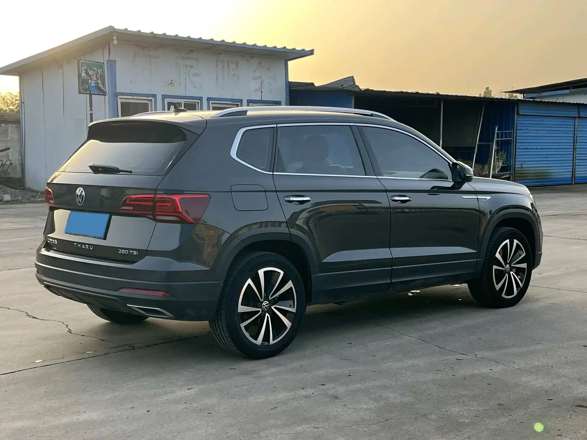 2021 VOLKSWAGEN THARU thumbnail 4