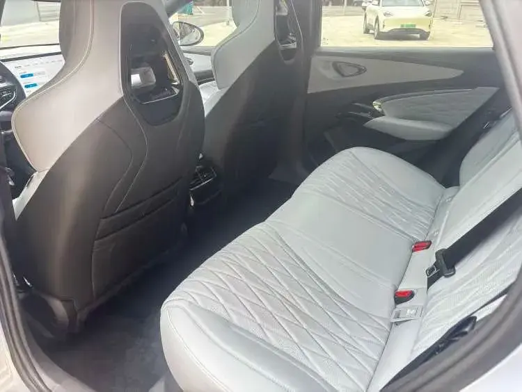 2022 BYD SEAL thumbnail 4