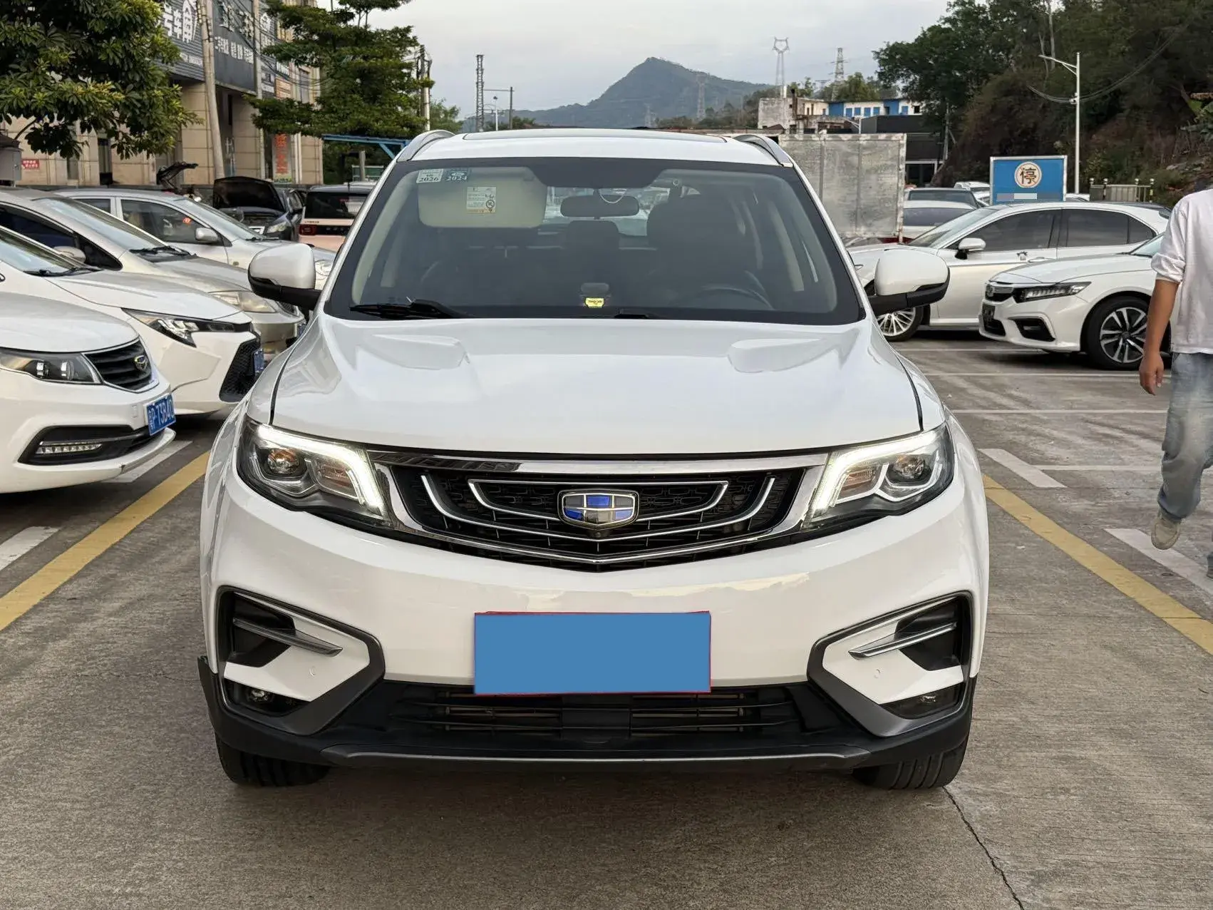 2018 GEELY AZKARRA thumbnail 2