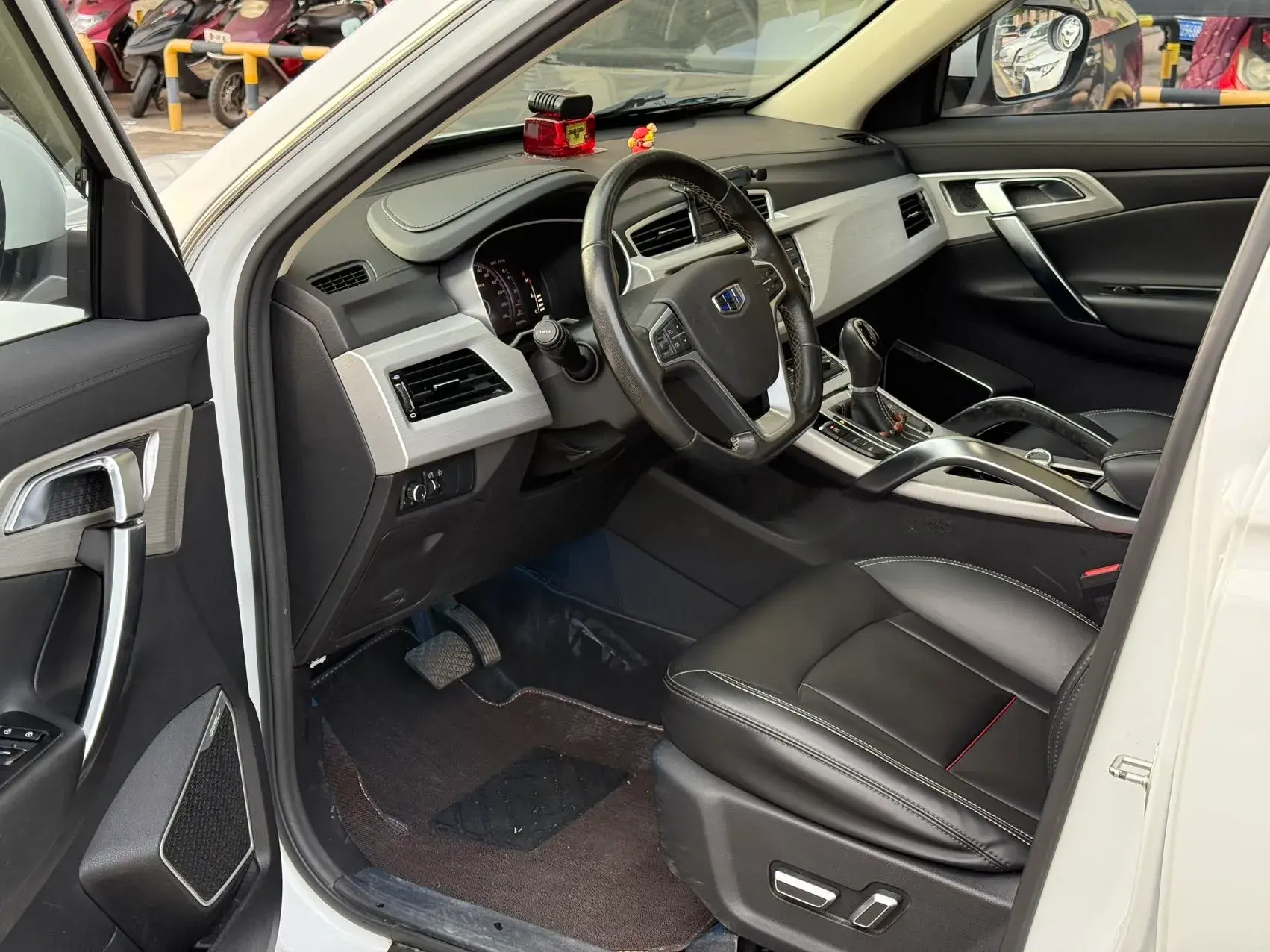 2018 GEELY AZKARRA thumbnail 4