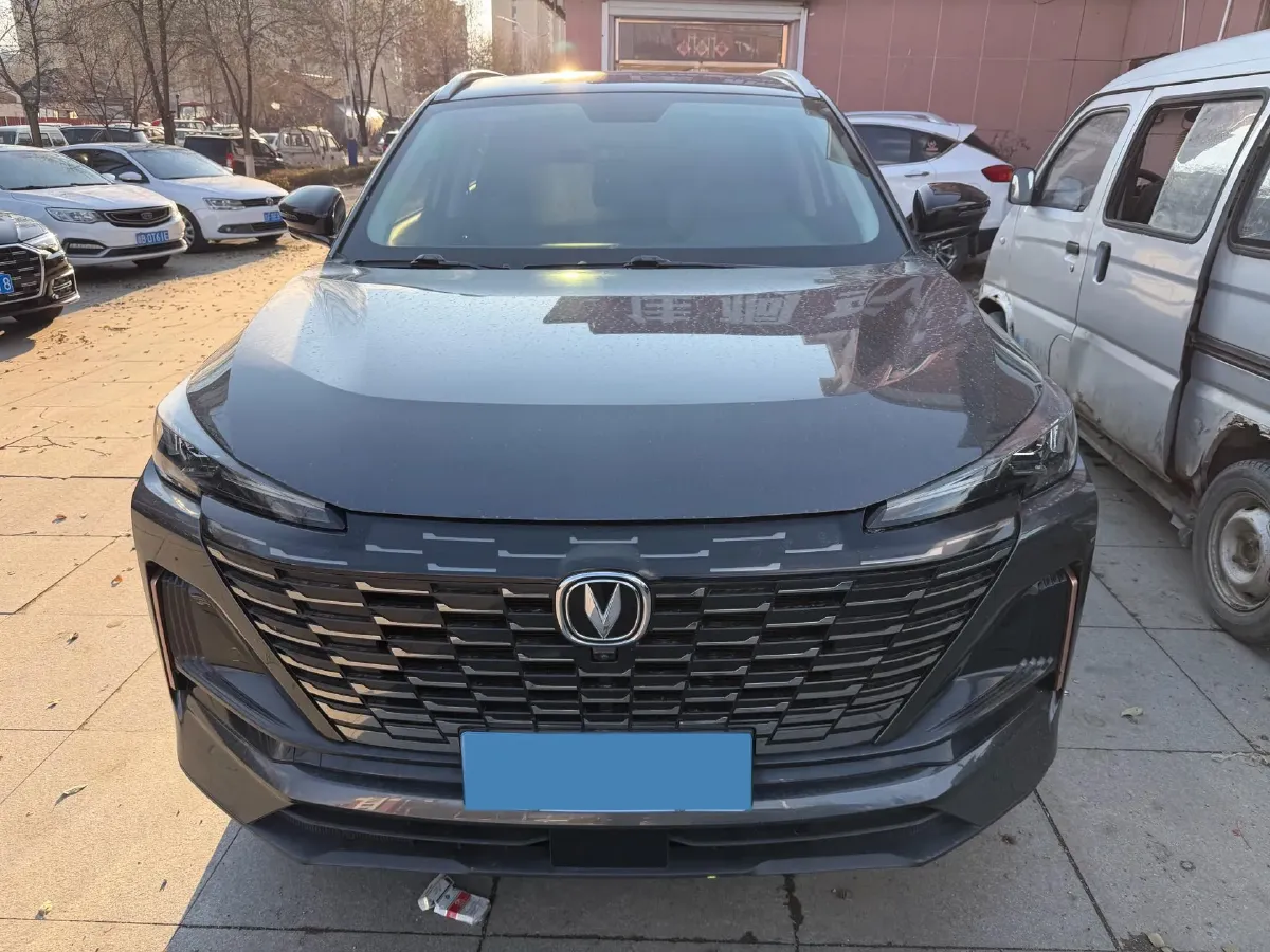 2022 ChangAn CS75 Plus 1.5T 178HP L4 6AT,autocango,china used car exporter,china ev exporter,chinese used car exporter,chinese used ev exporter