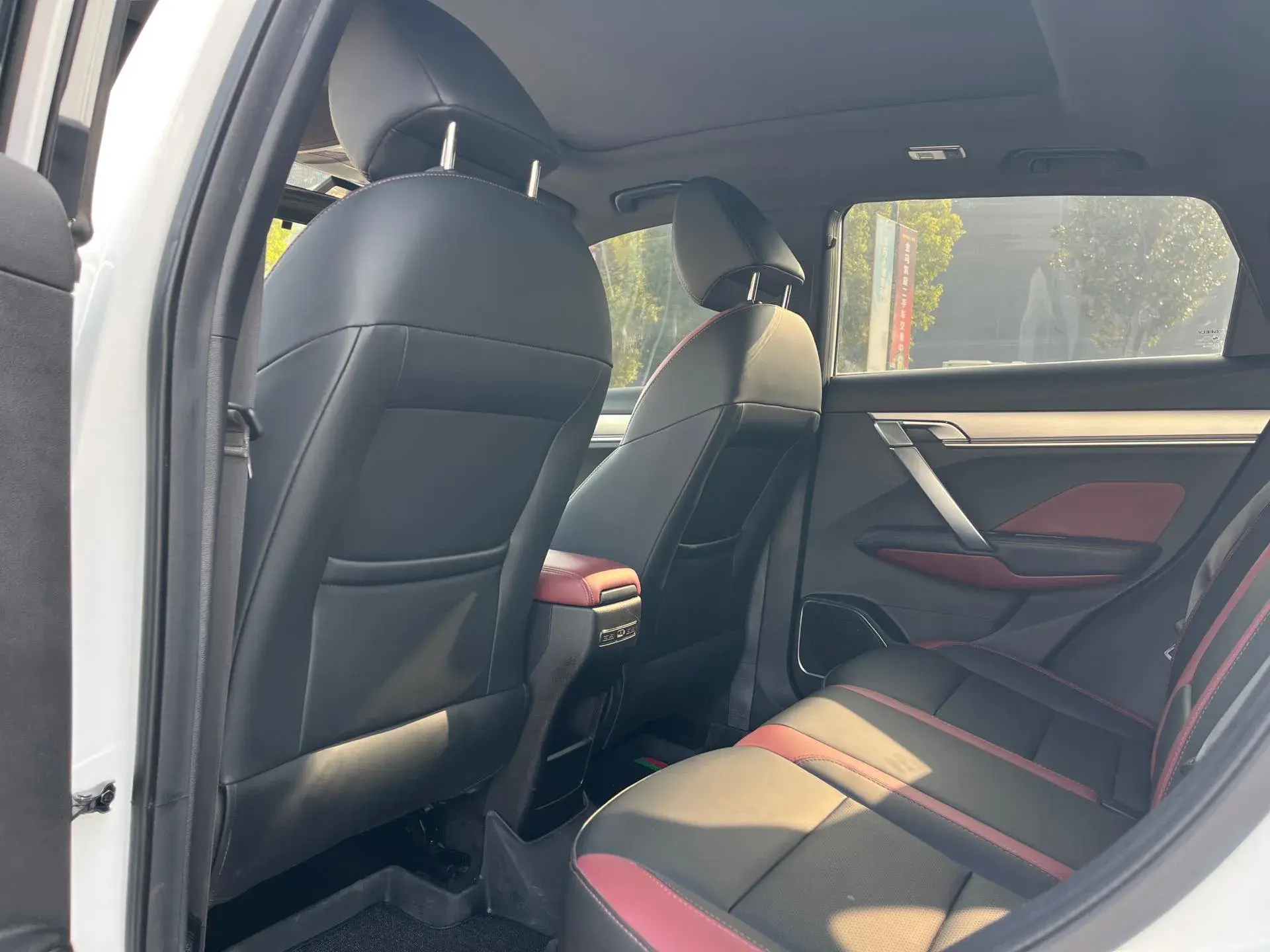 2020 GEELY COOLRAY thumbnail 4