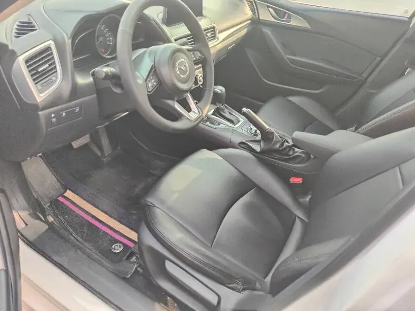 2017 MAZDA 3 thumbnail 3