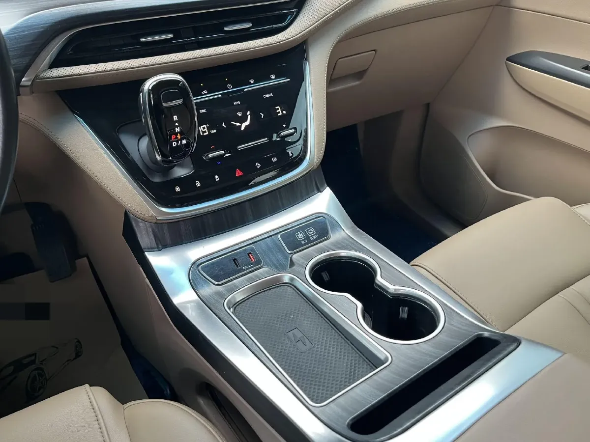 2021 Buick GL8 2.0T 237HP L4 9AT,autocango,china used car exporter,china ev exporter,chinese used car exporter,chinese used ev exporter