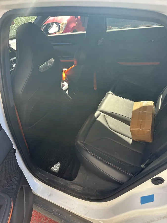 2023 ChangAn UNI-V 1.5T 188HP L4 7DCT,autocango,china used car exporter,china ev exporter,chinese used car exporter,chinese used ev exporter