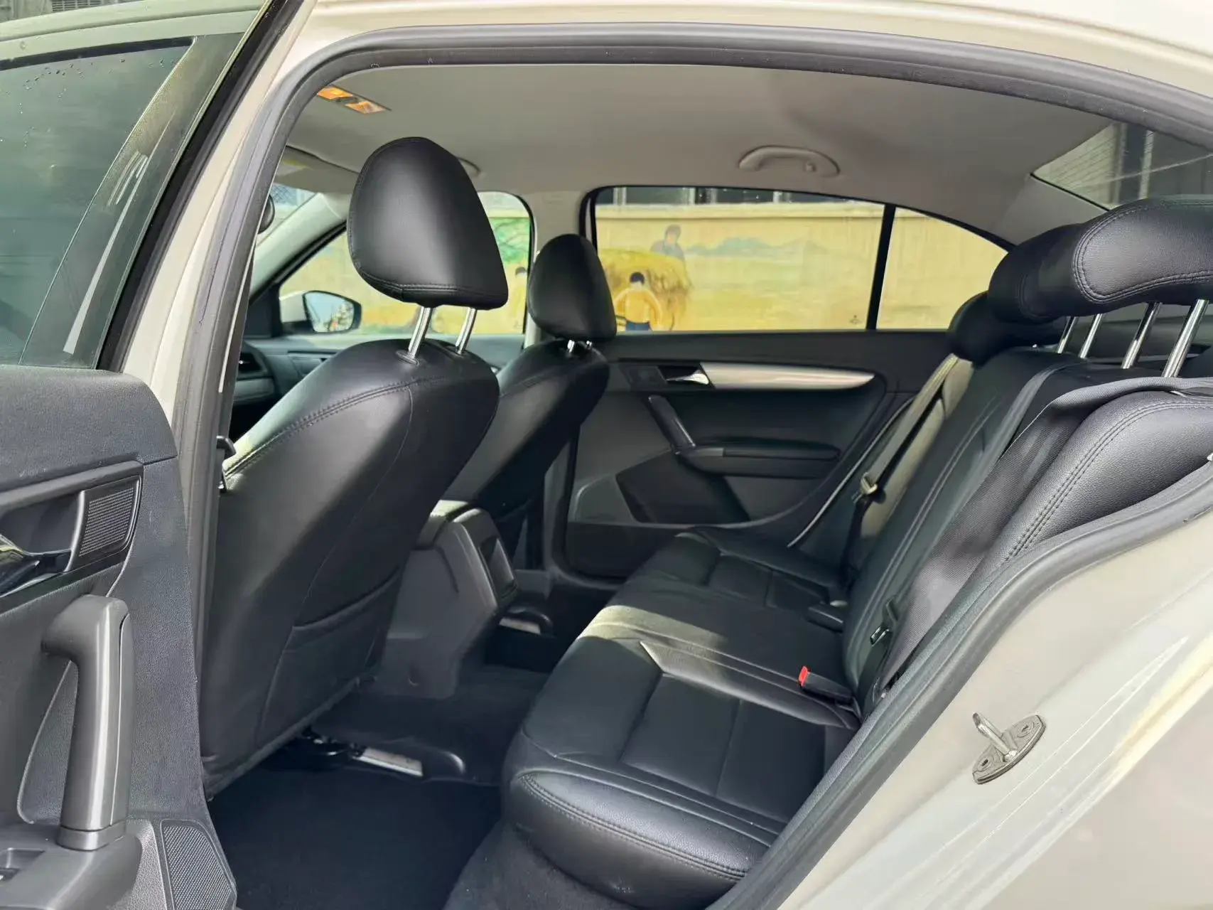 2013 VOLKSWAGEN LAVIDA thumbnail 3