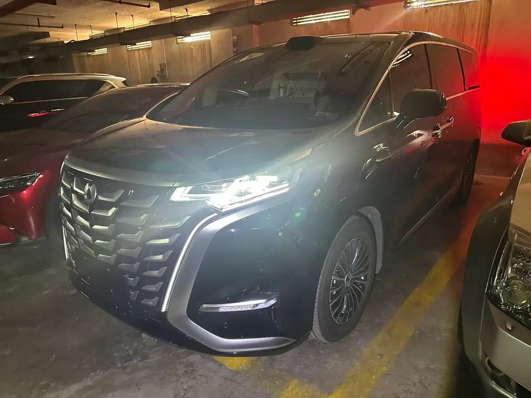 2025 DENZA D9 view 1