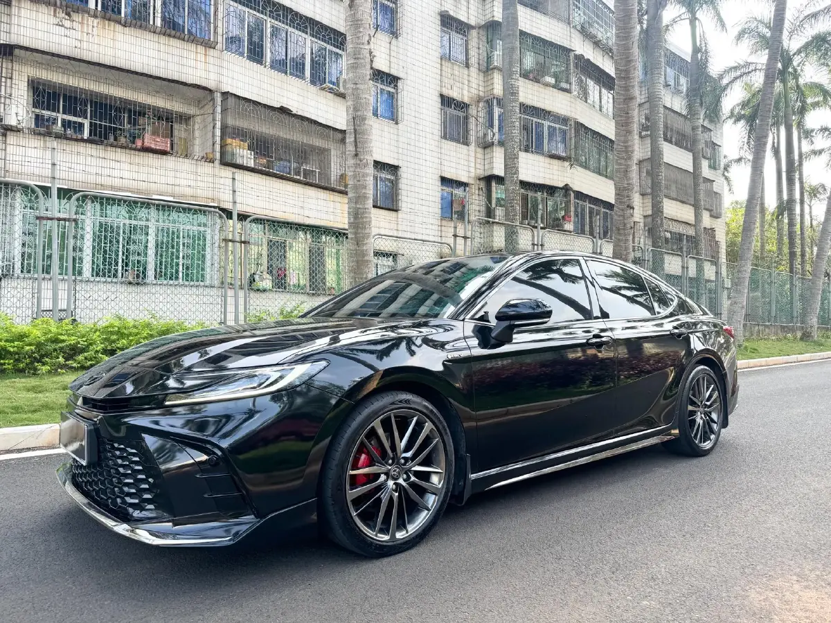 2024 Toyota Camry 2.0L 152HP L4 E-CVT Hybrid