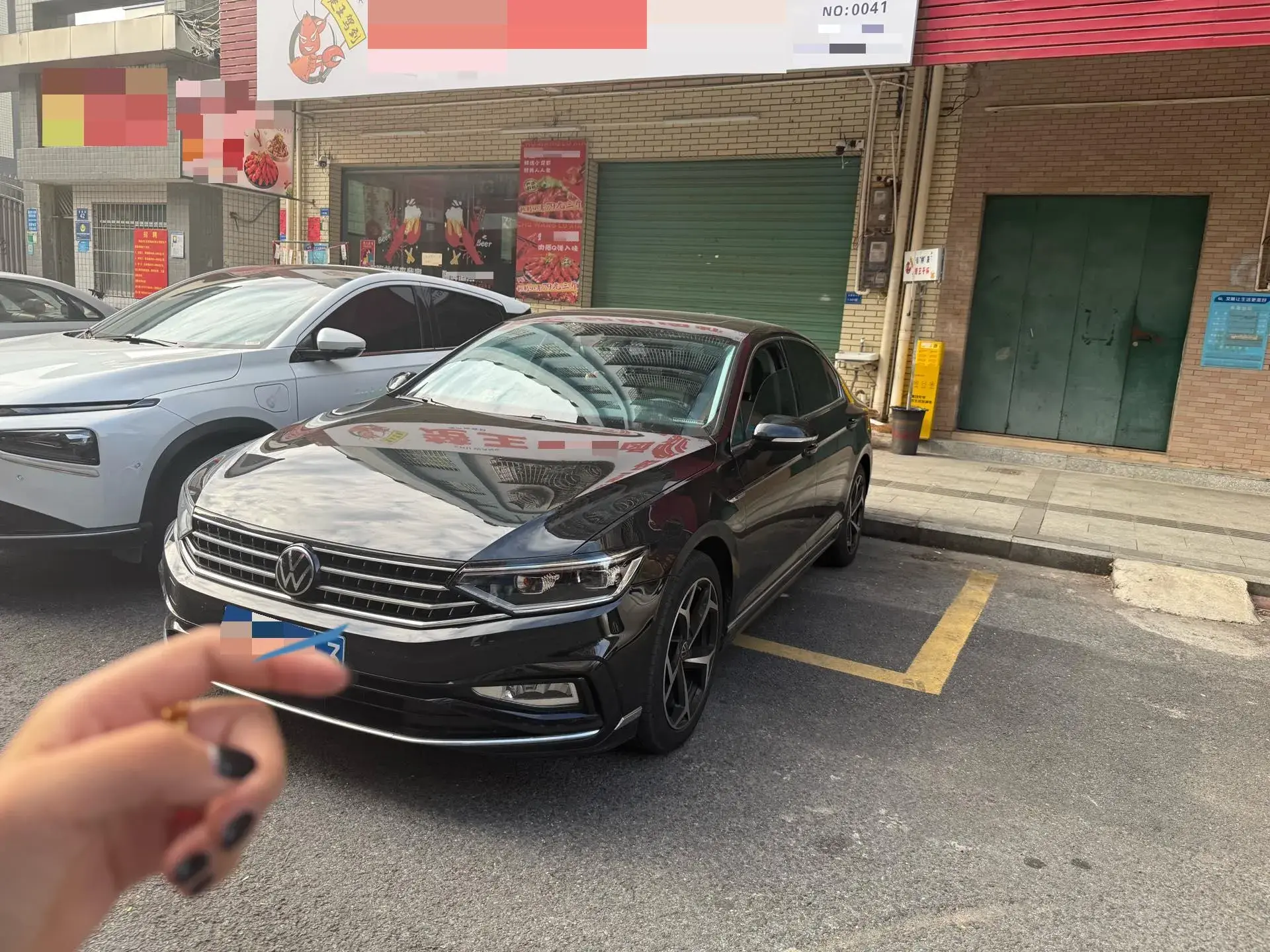 2023 VOLKSWAGEN MAGOTAN view 1