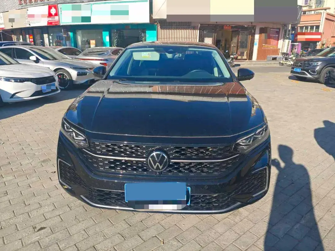 2023 VOLKSWAGEN PASSAT thumbnail 2