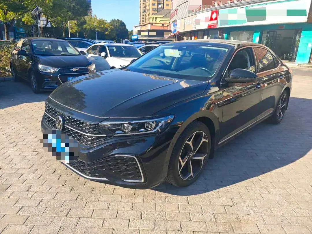 2023 Volkswagen Passat 2.0T 186HP L4 7DCT