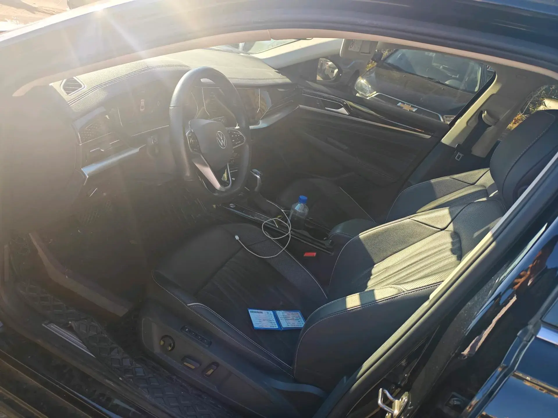 2023 VOLKSWAGEN PASSAT thumbnail 4